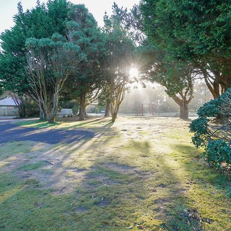 Beach Road Holiday Park Otatara Екстер'єр фото
