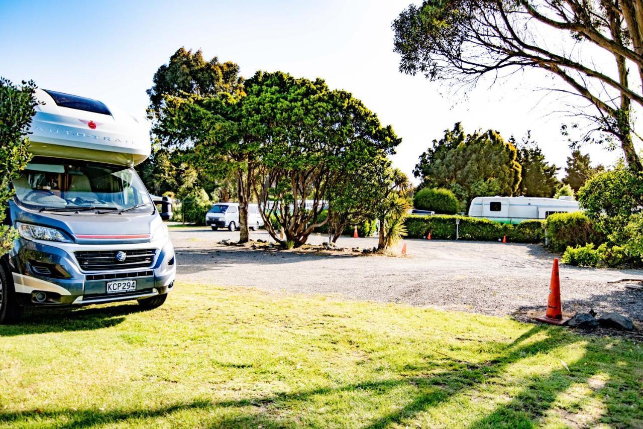 Beach Road Holiday Park Otatara Екстер'єр фото