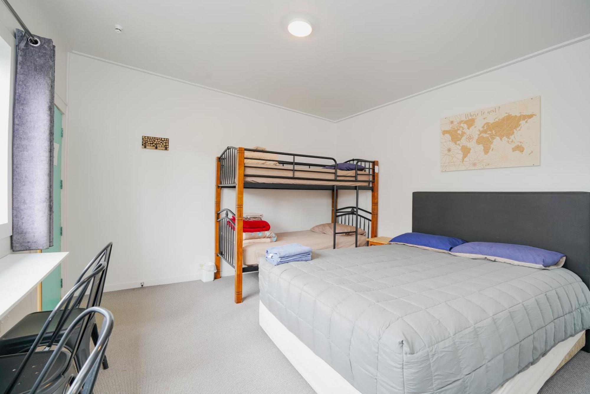Beach Road Holiday Park Otatara Екстер'єр фото