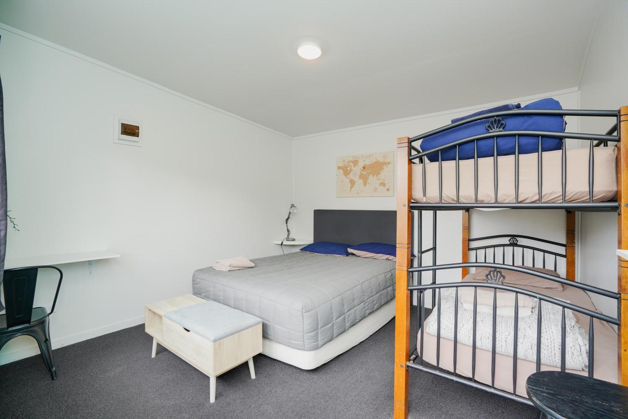 Beach Road Holiday Park Otatara Екстер'єр фото