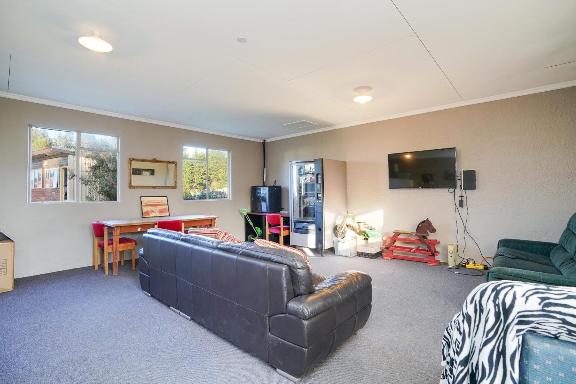 Beach Road Holiday Park Otatara Екстер'єр фото